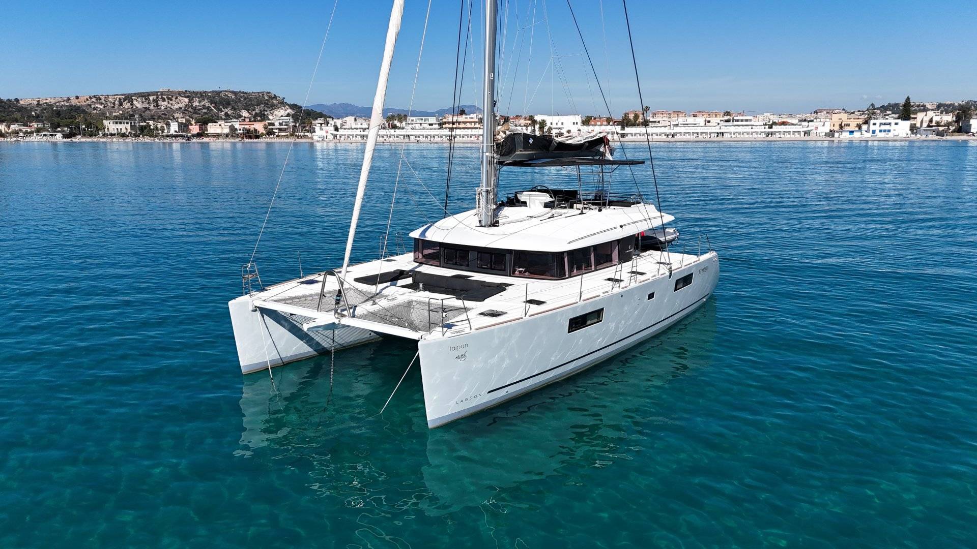 Lagoon 560