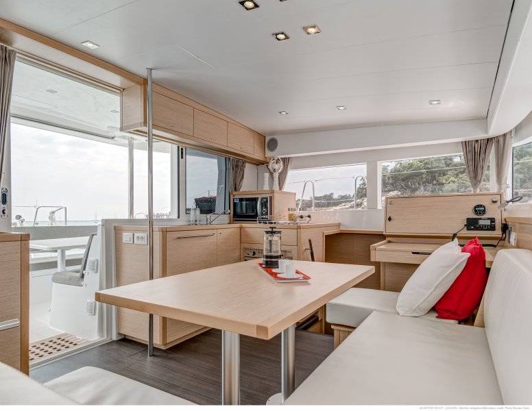 Lagoon 40 Motor Yacht - 3