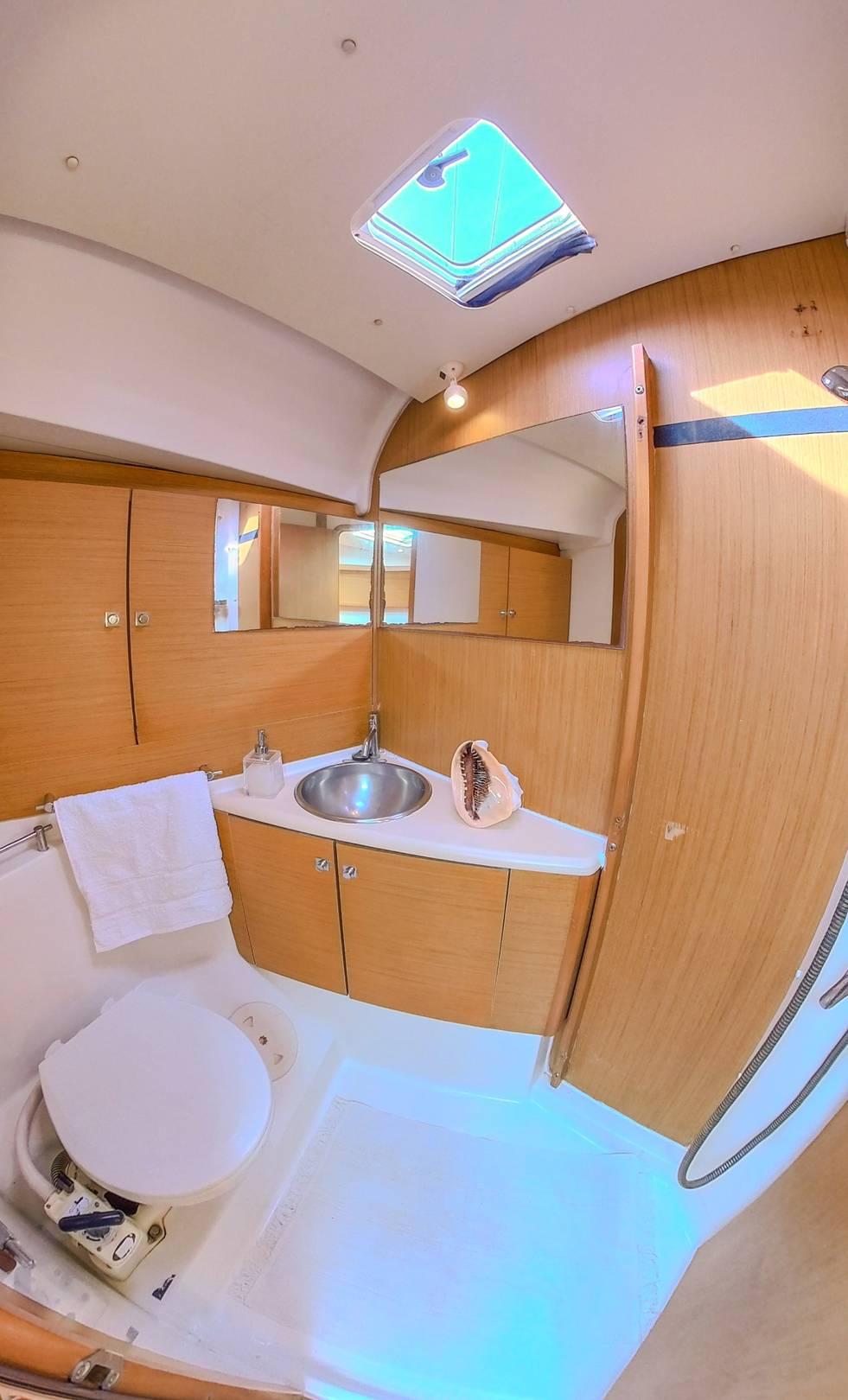 Sun Odyssey 44i - 4