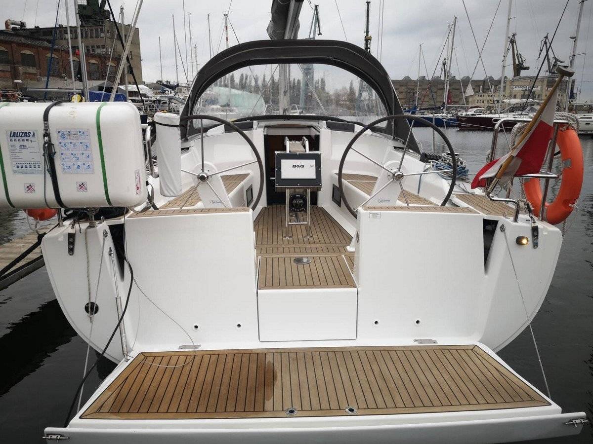 Hanse 348