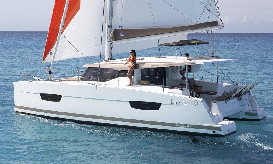 Lucia 40 - 3