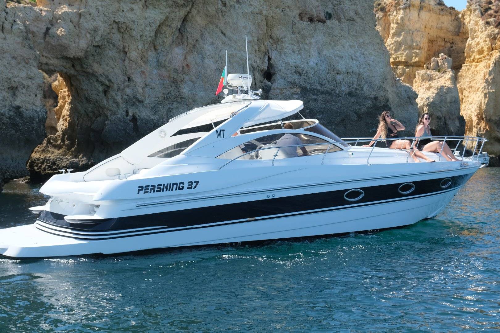 Pershing 37 - 2