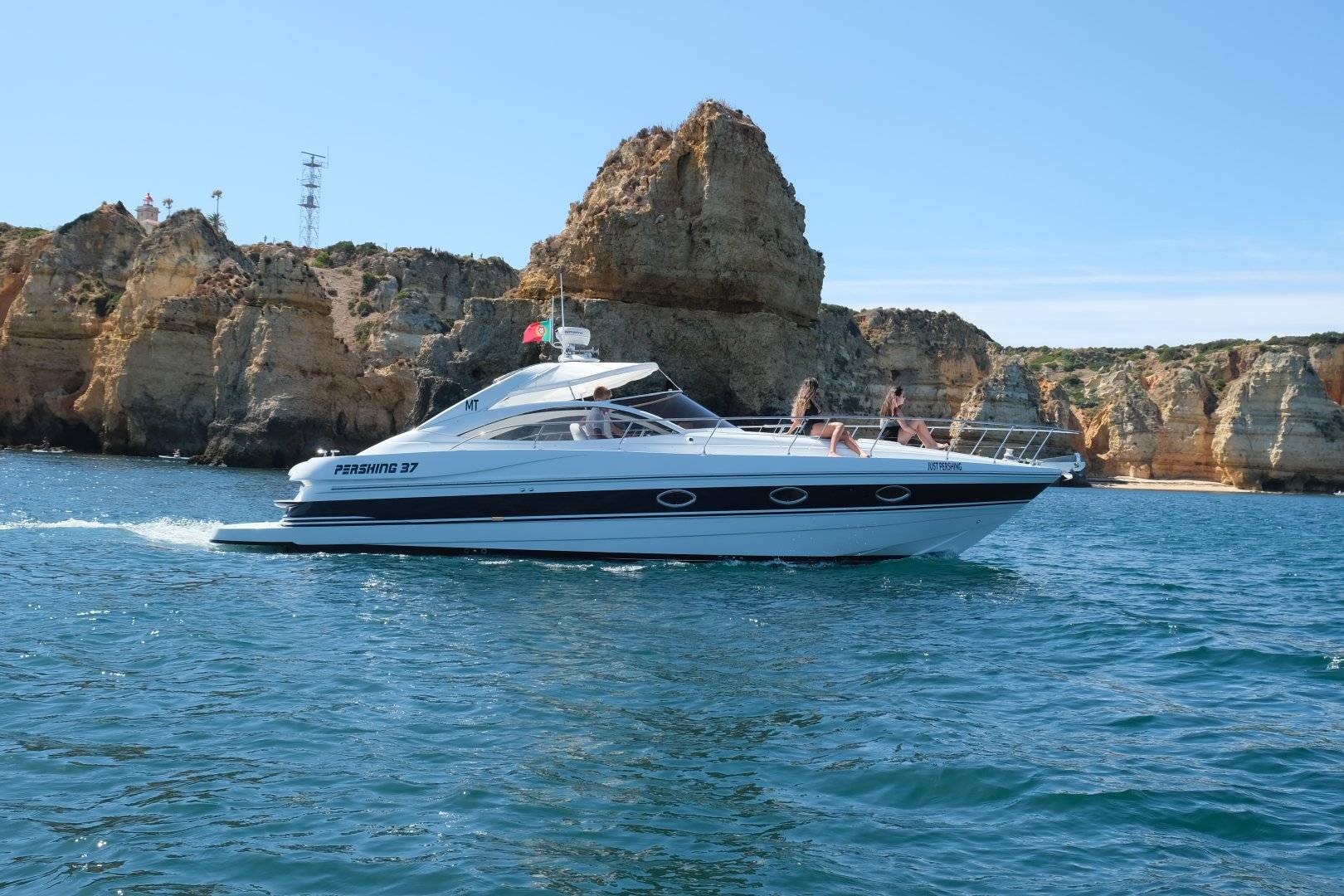 Pershing 37 - 3