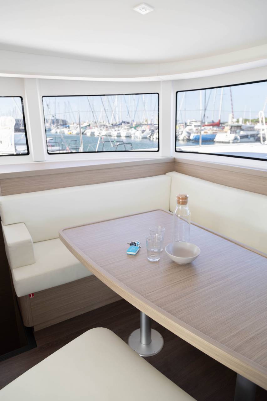 Lagoon 42 - 3