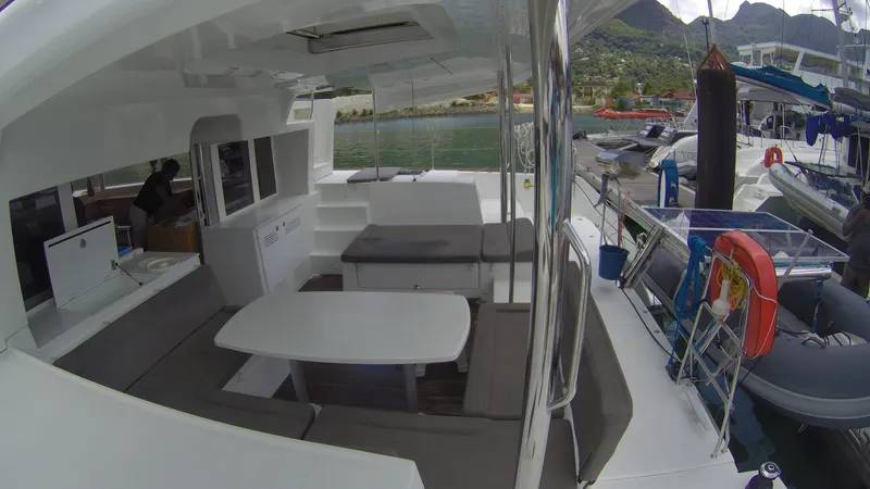 Lagoon 42 - 3