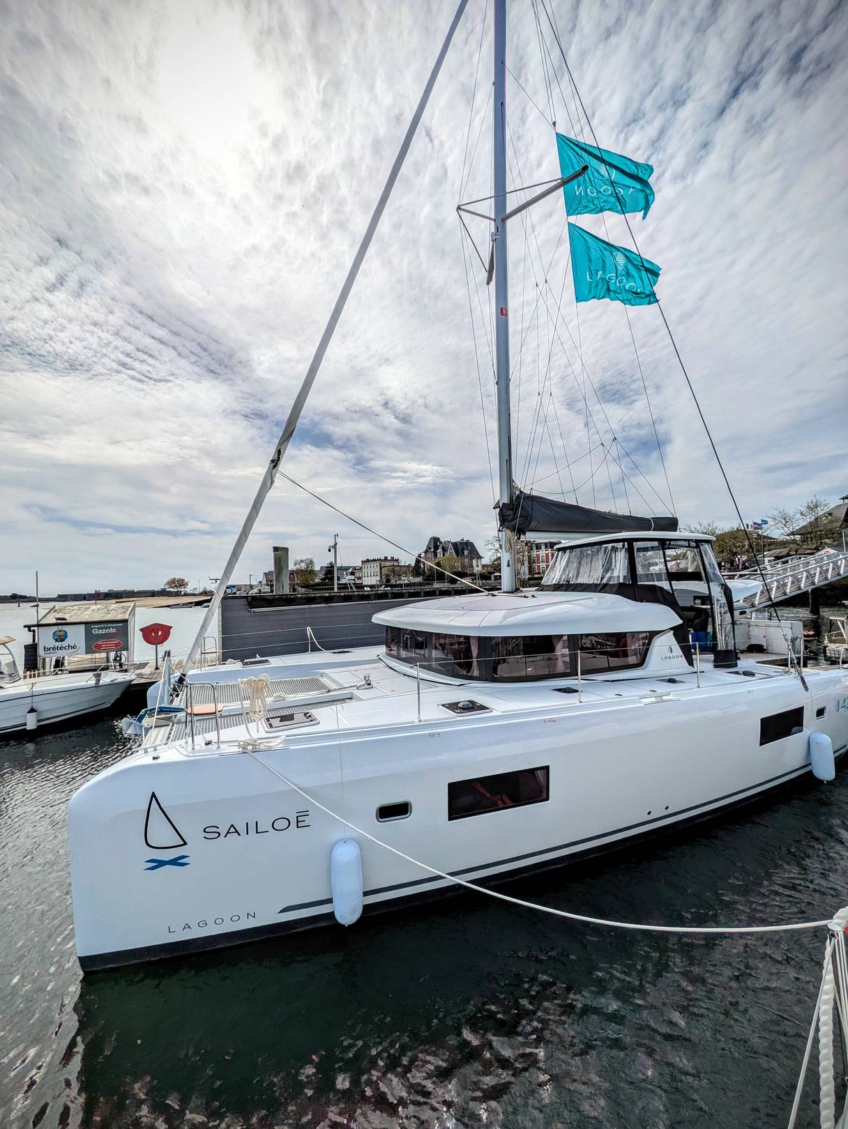 Lagoon 42