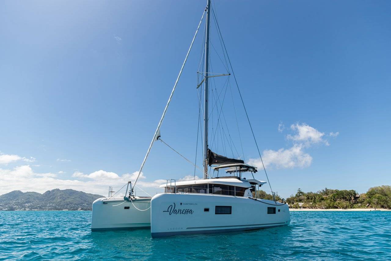 Lagoon 42