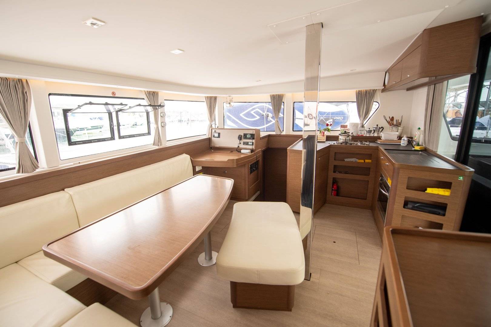Lagoon 42 - 3