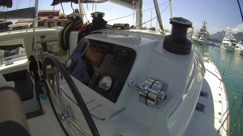 Lagoon 450 SporTop - 4