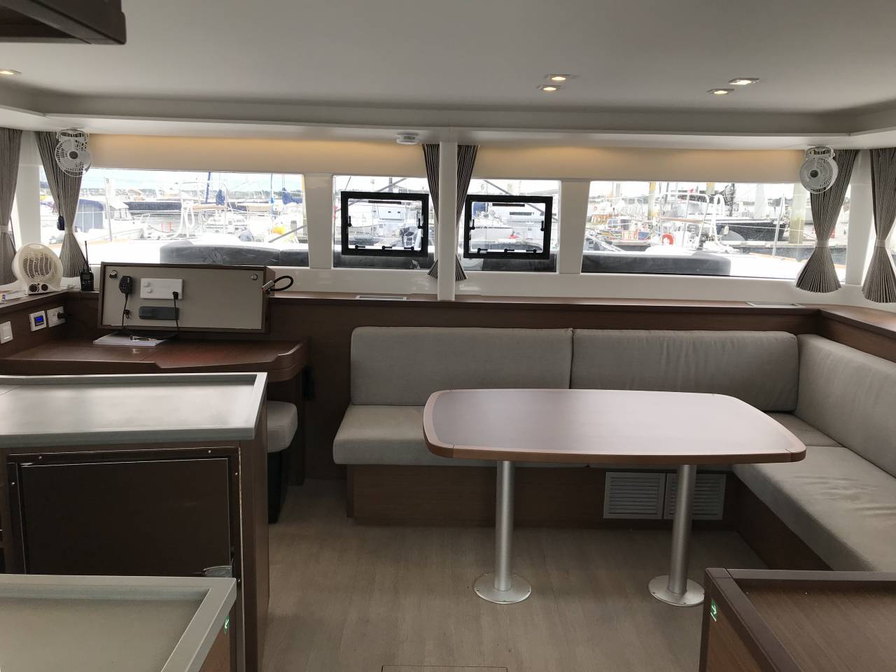 Lagoon 450 SporTop - 5