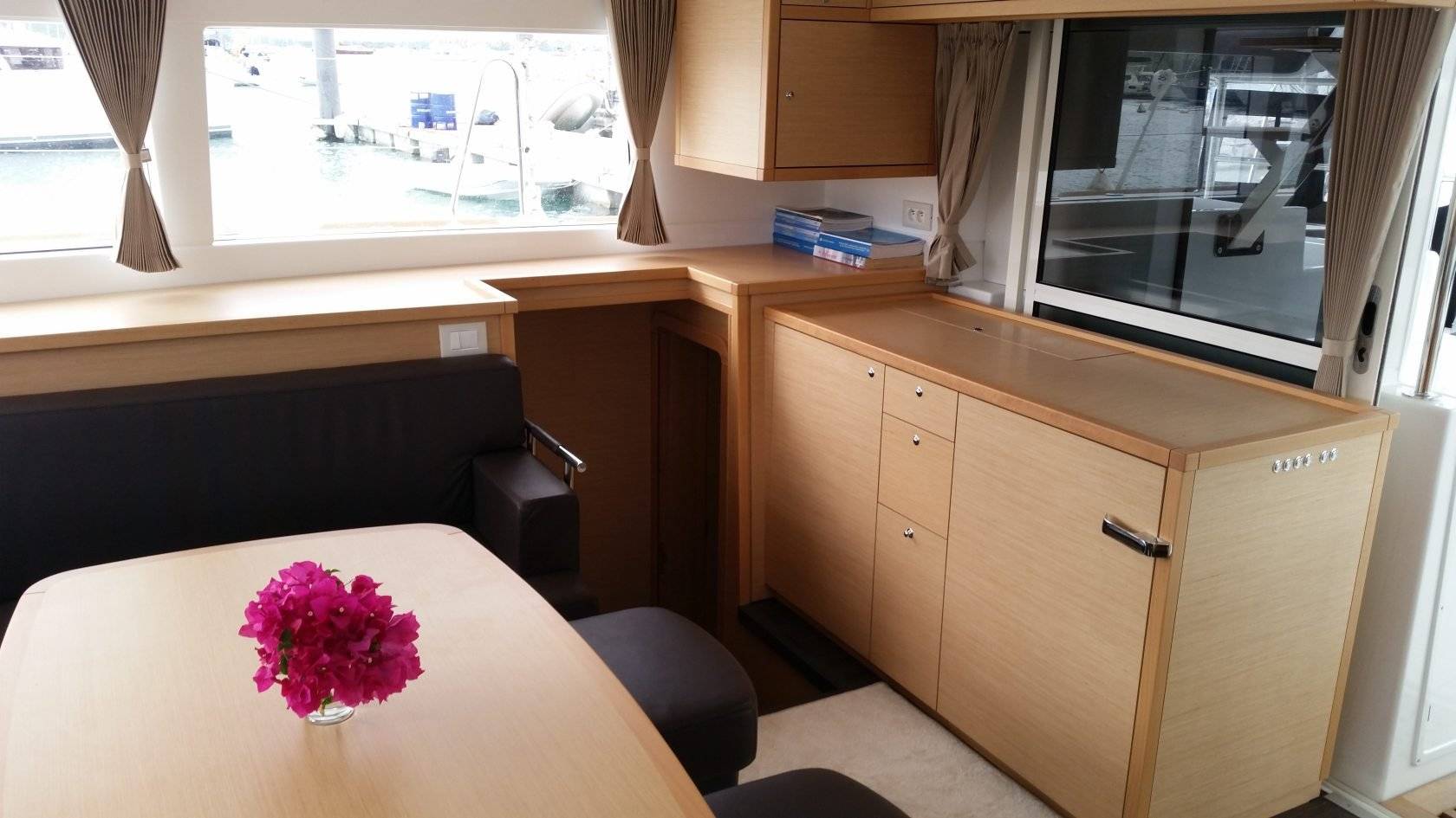 Lagoon 450 SporTop - 5