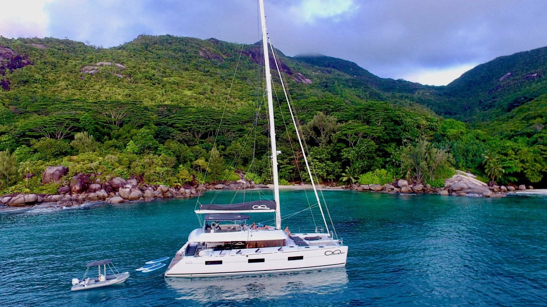Lagoon 620