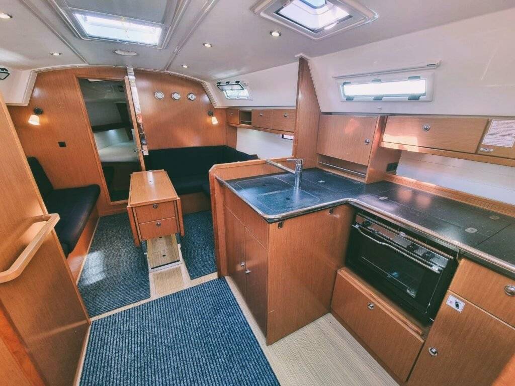 Bavaria 36 Cruiser - 2