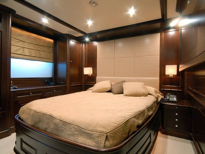 Benetti 122 - 5