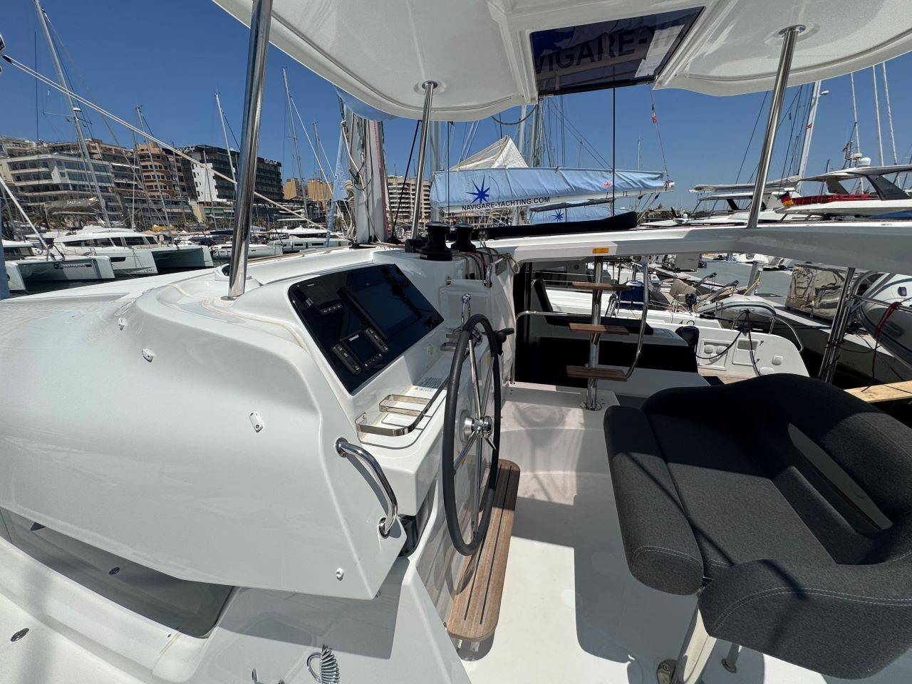 Lagoon 42 - 4