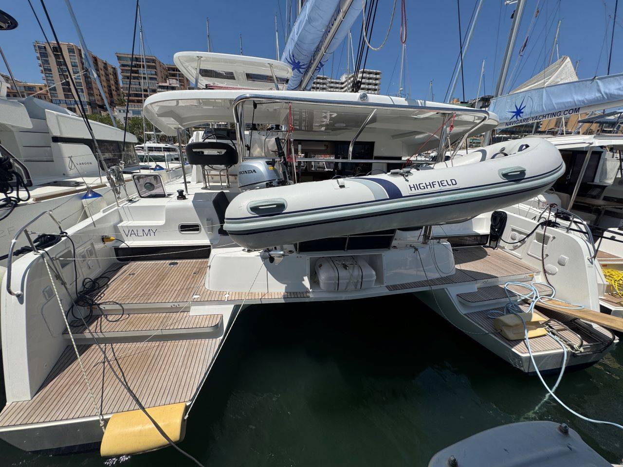 Lagoon 42