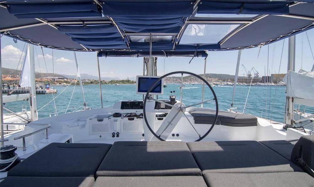 Lagoon 52 Fly - 3