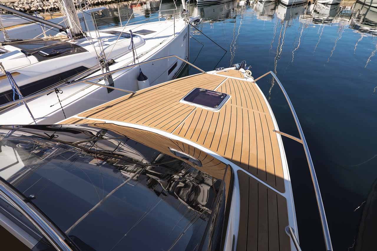 Nuva M9 Cabin - 5