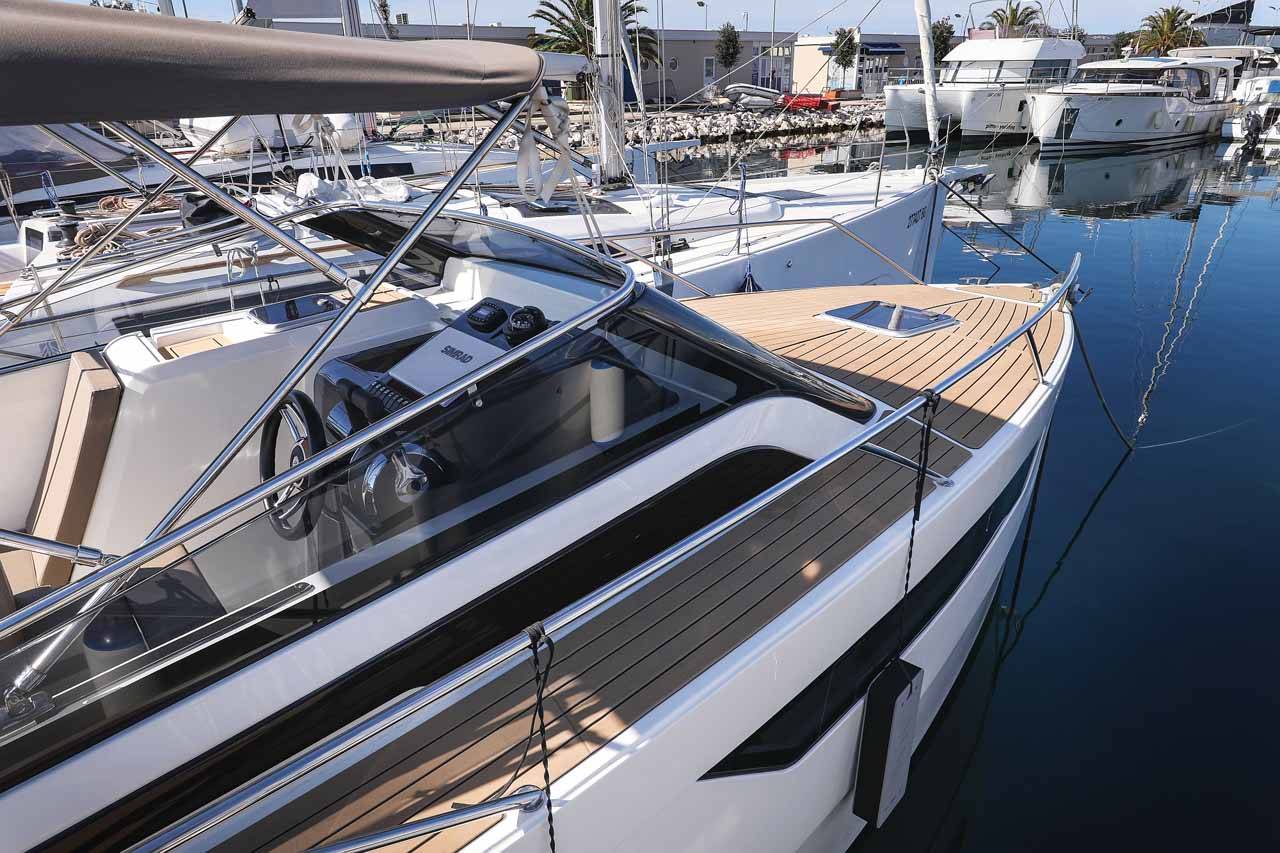 Nuva M9 Cabin - 4