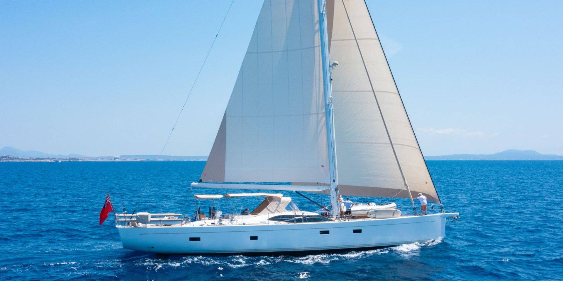 Oyster 825