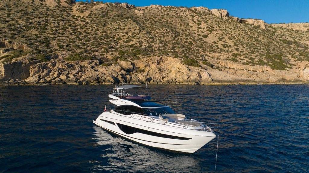 Princess 66 - 3