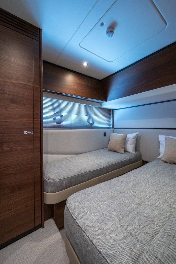 Princess F55 - 5