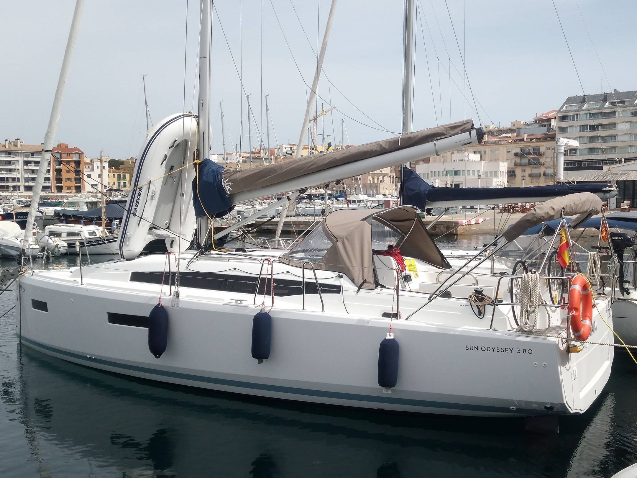 Sun Odyssey 380