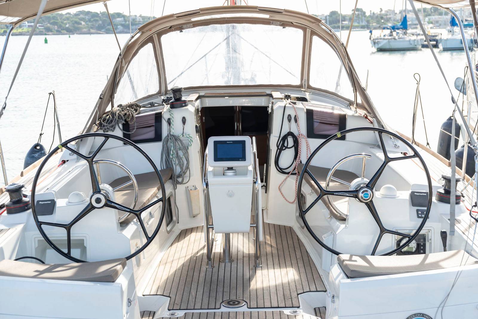 Sun Odyssey 389 - 3