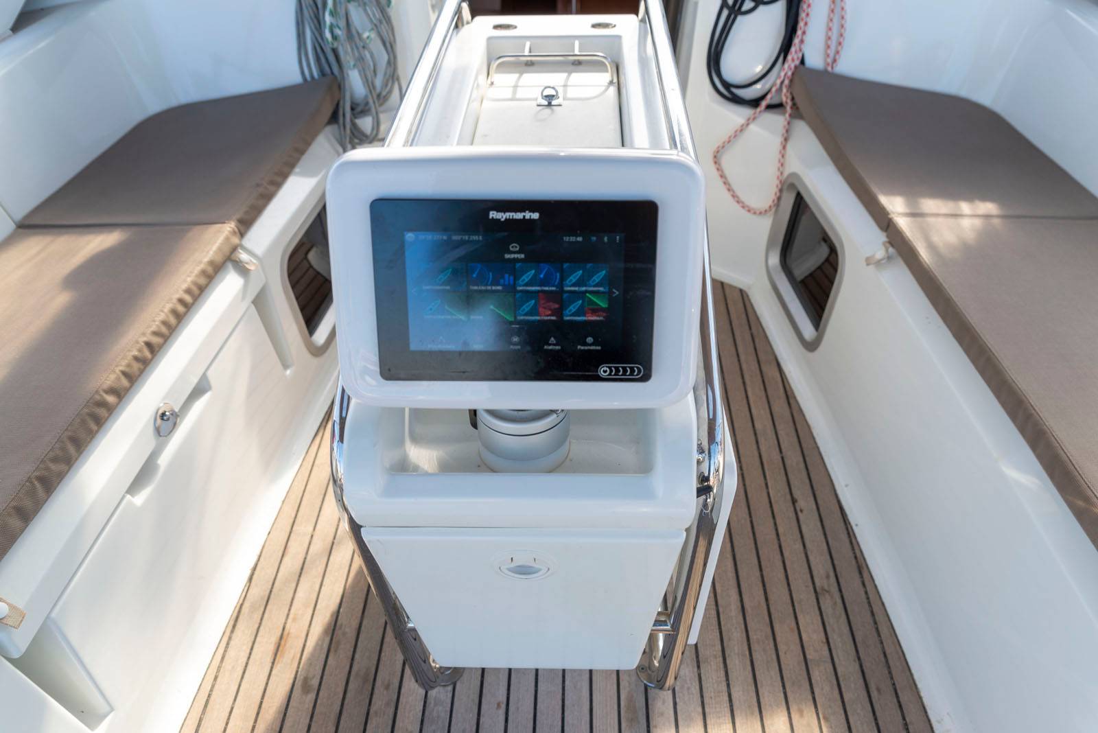 Sun Odyssey 389 - 4