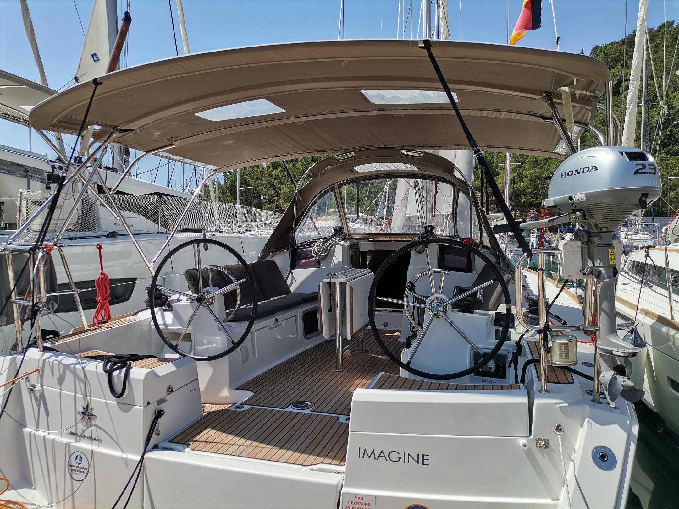 Sun Odyssey 389 - 4