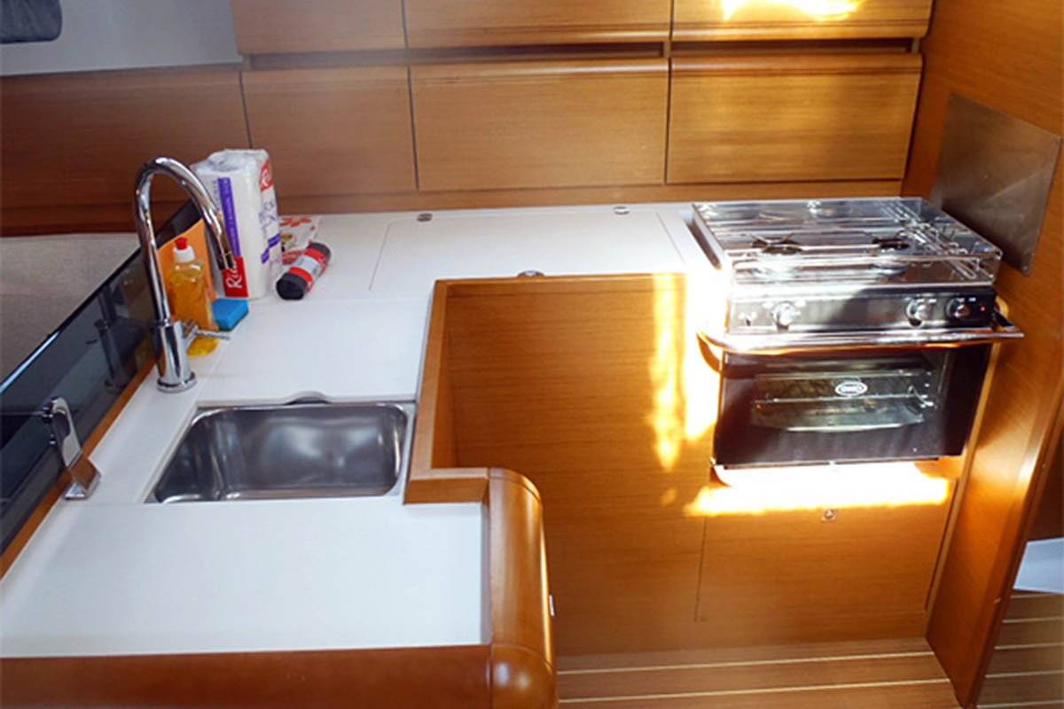Sun Odyssey 439 - 4