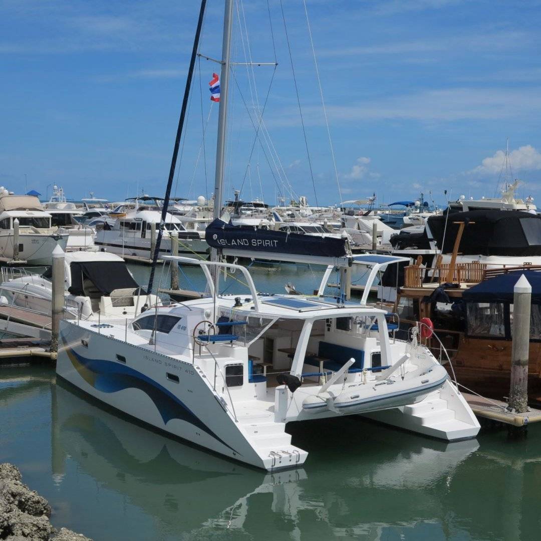 Island Spirit 410 - 2