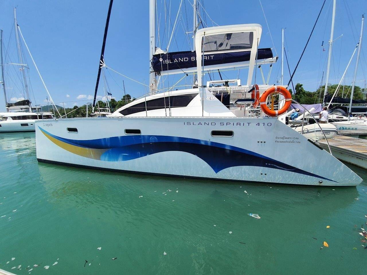 Island Spirit 410 - 3