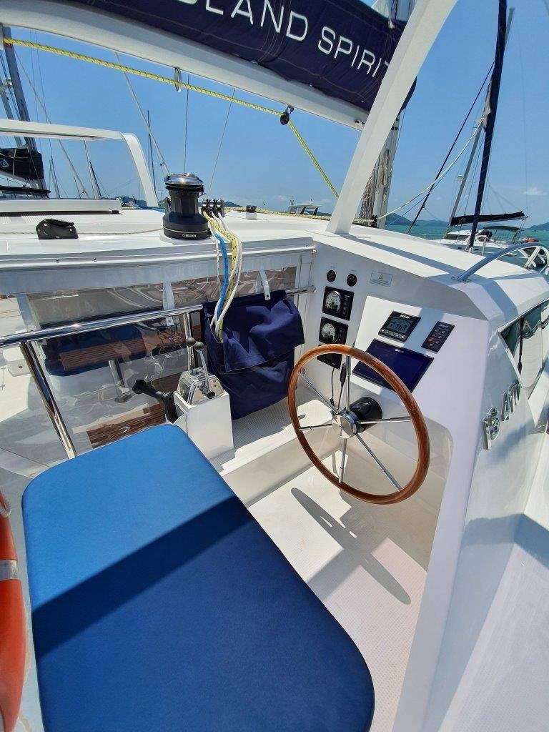 Island Spirit 410 - 5