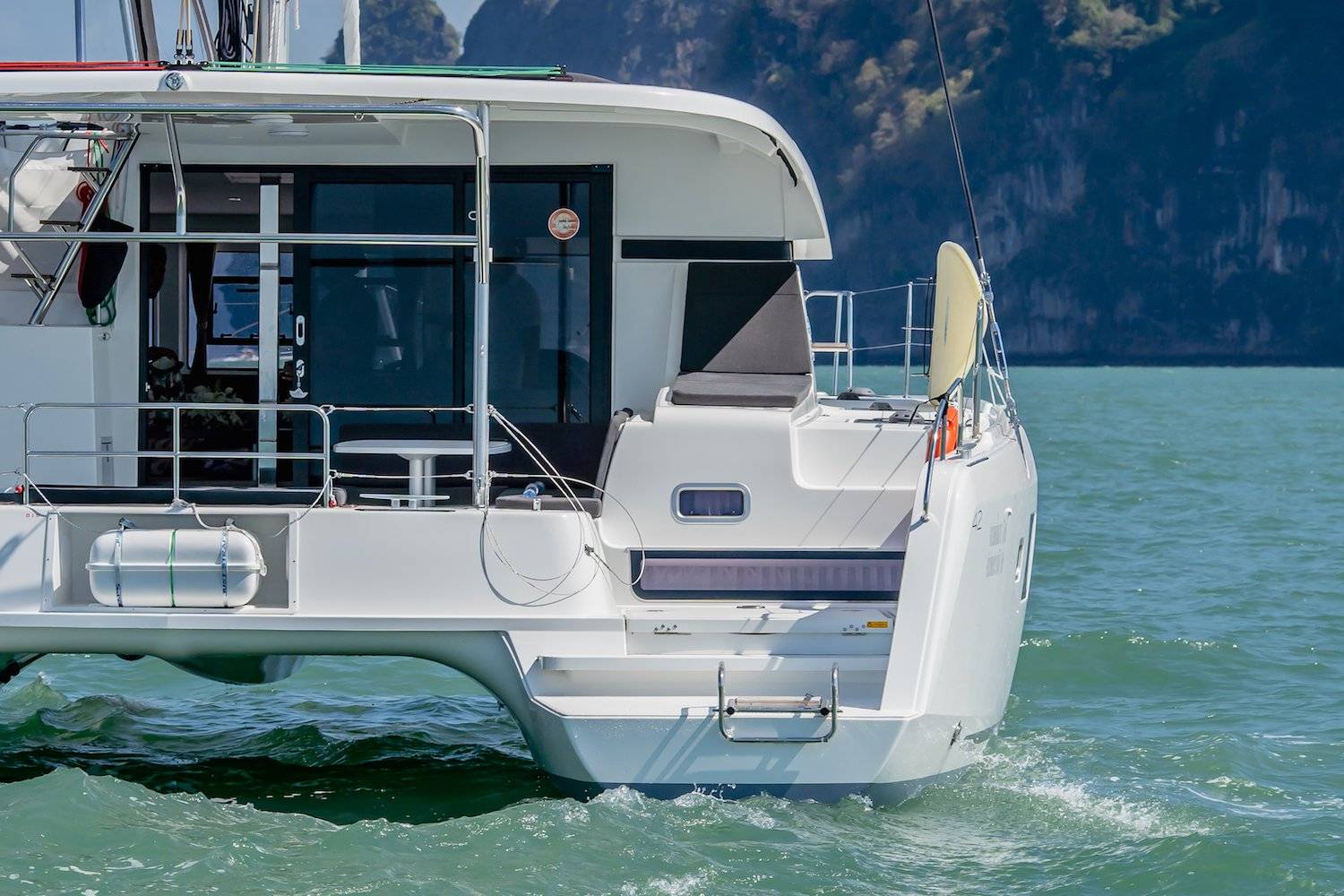 Lagoon 42 - 4