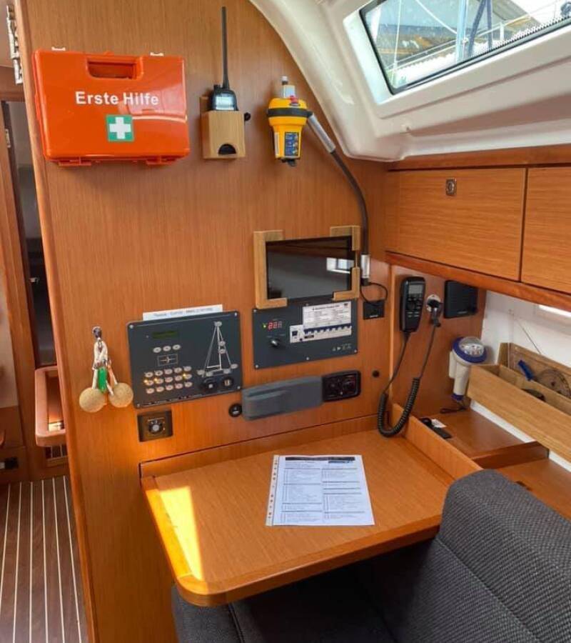 Bavaria 37 Cruiser - 4