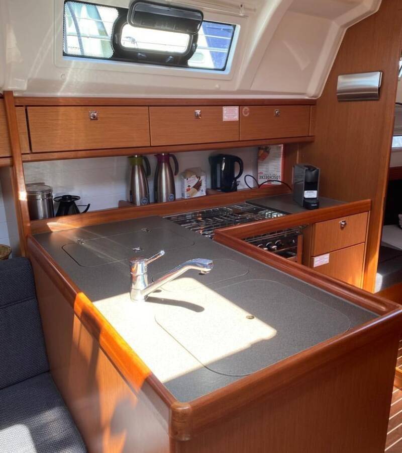 Bavaria 37 Cruiser - 3