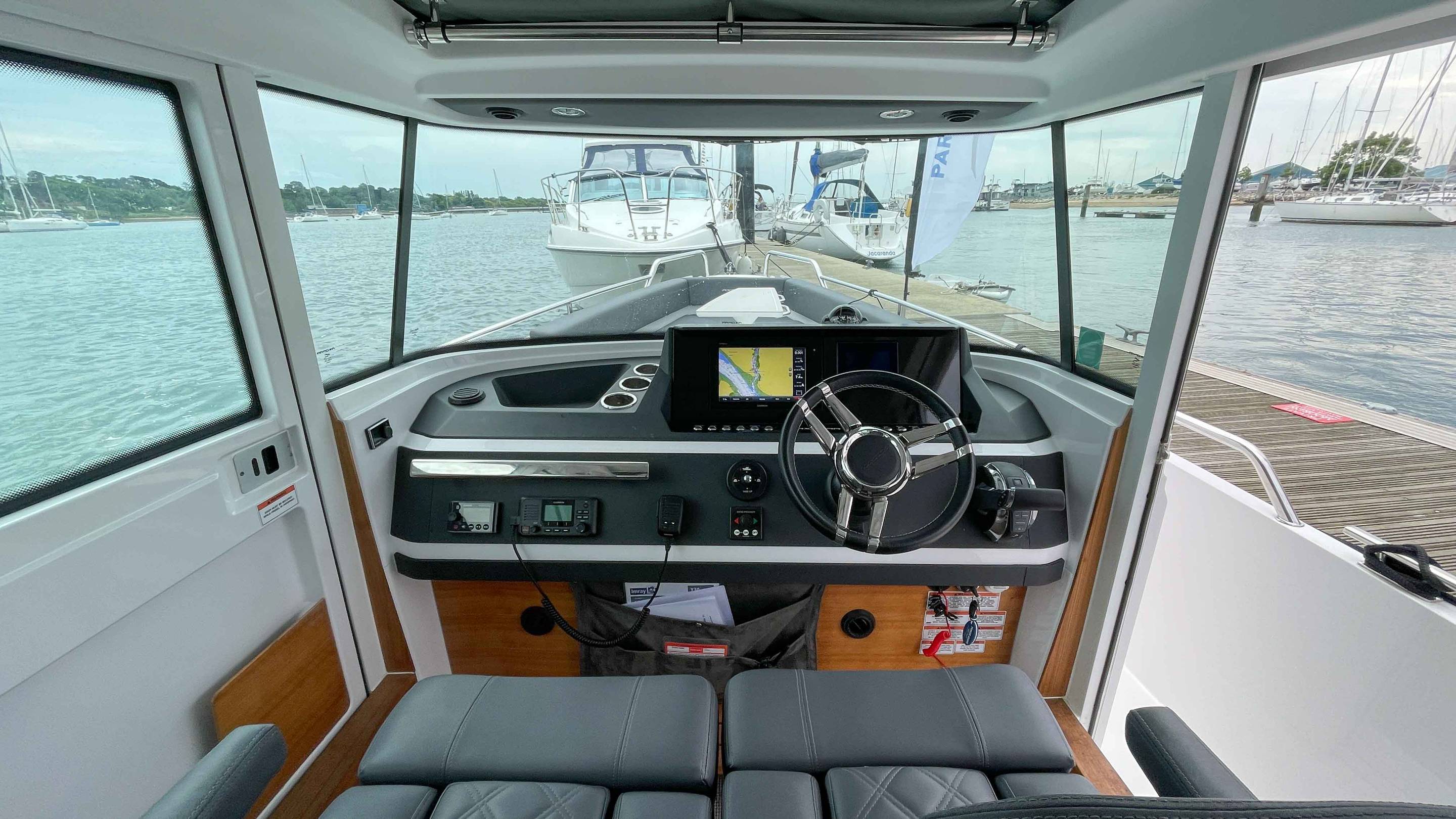 Axopar 28 Cabin - 3