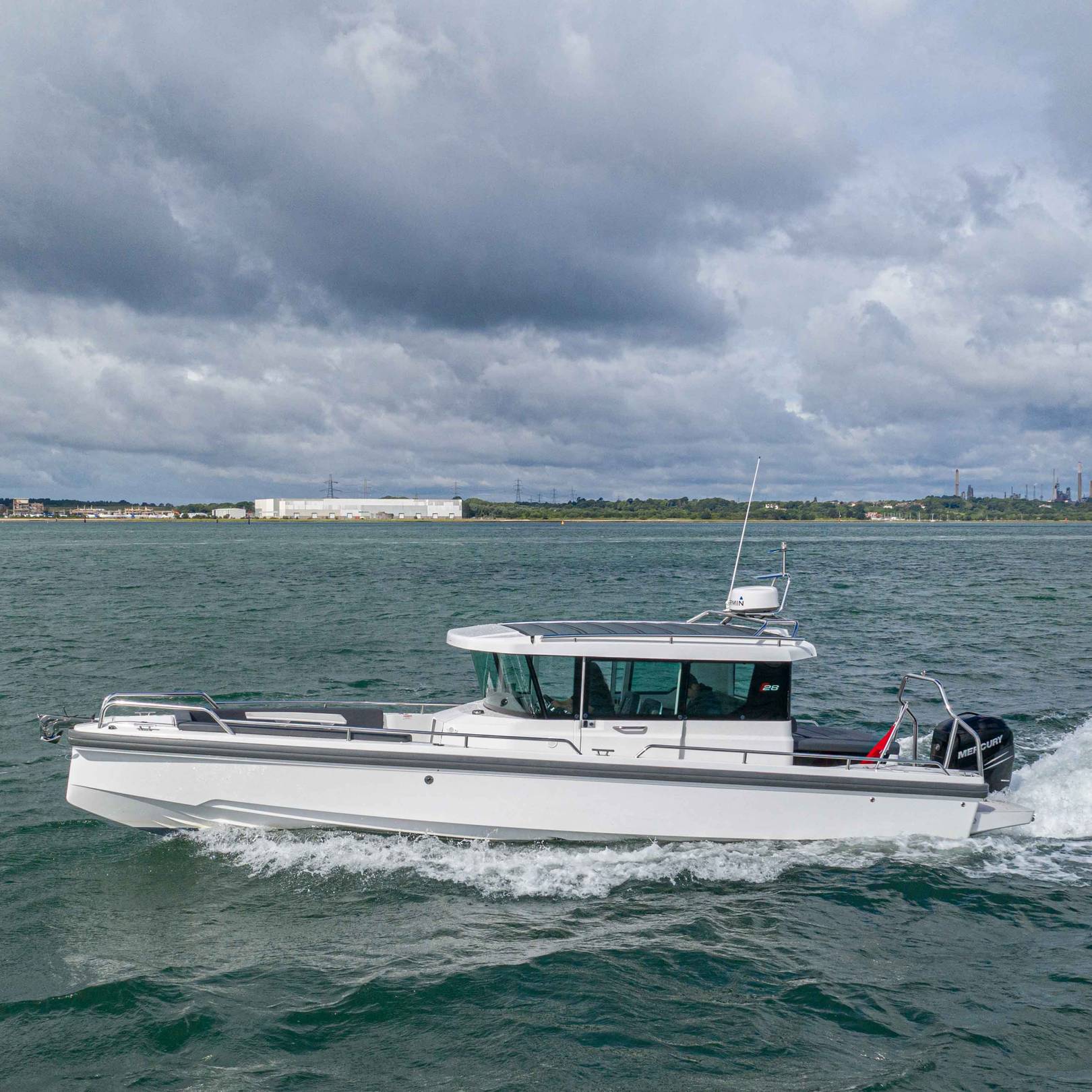 Axopar 28 Cabin - 5