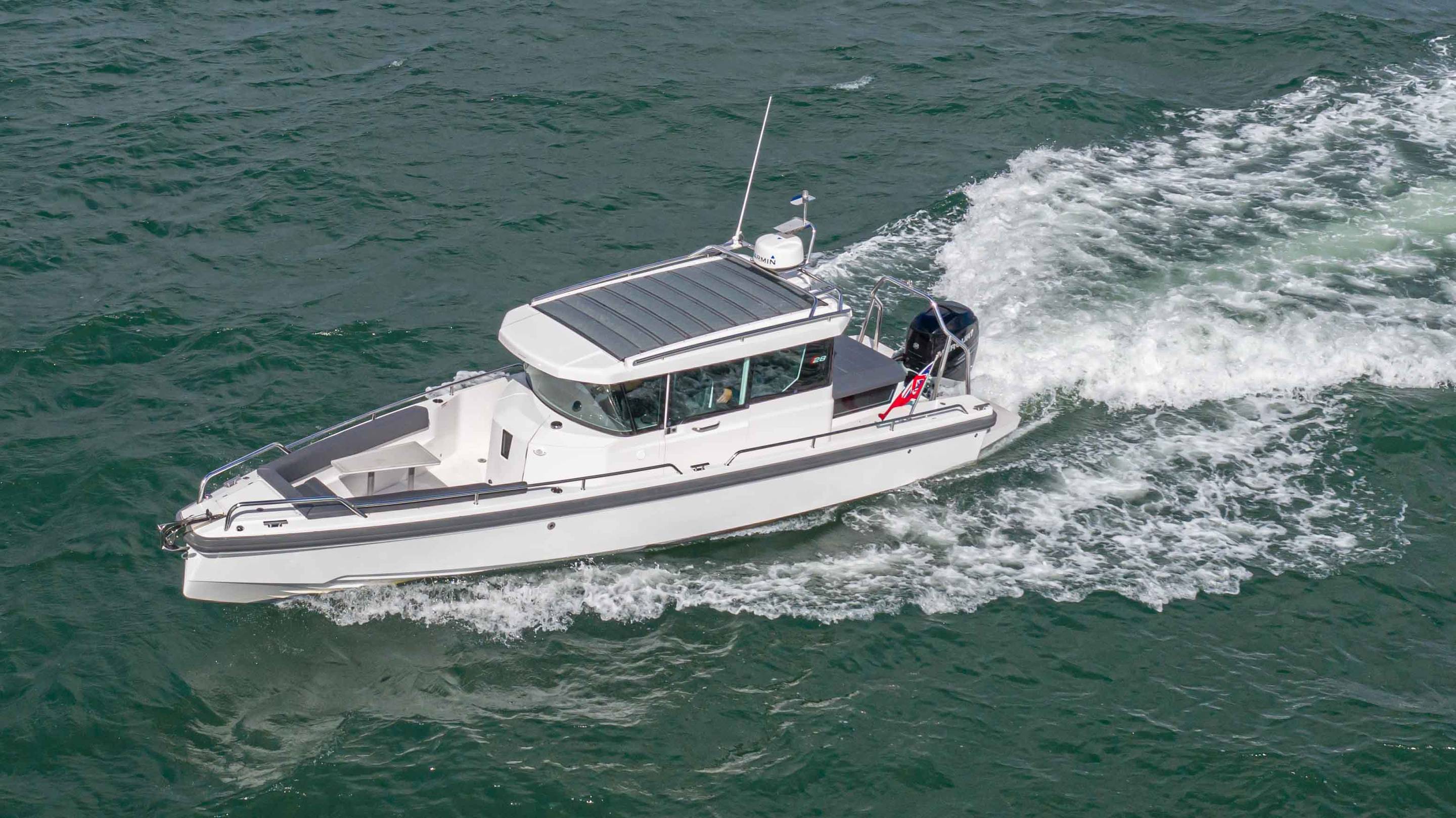 Axopar 28 Cabin