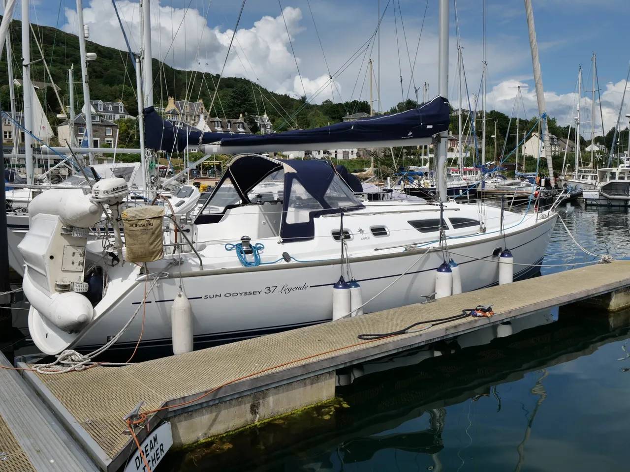 Sun Odyssey 37