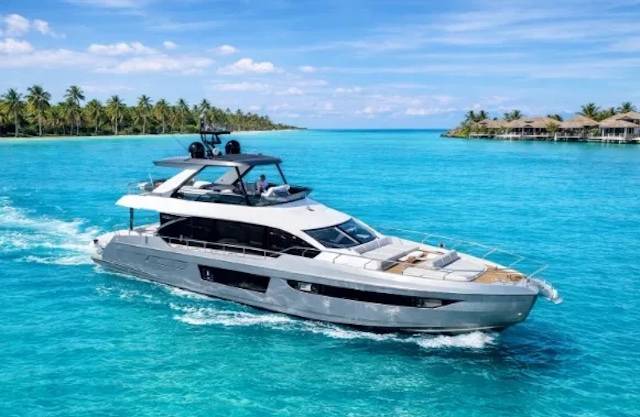Azimut 68 Fly