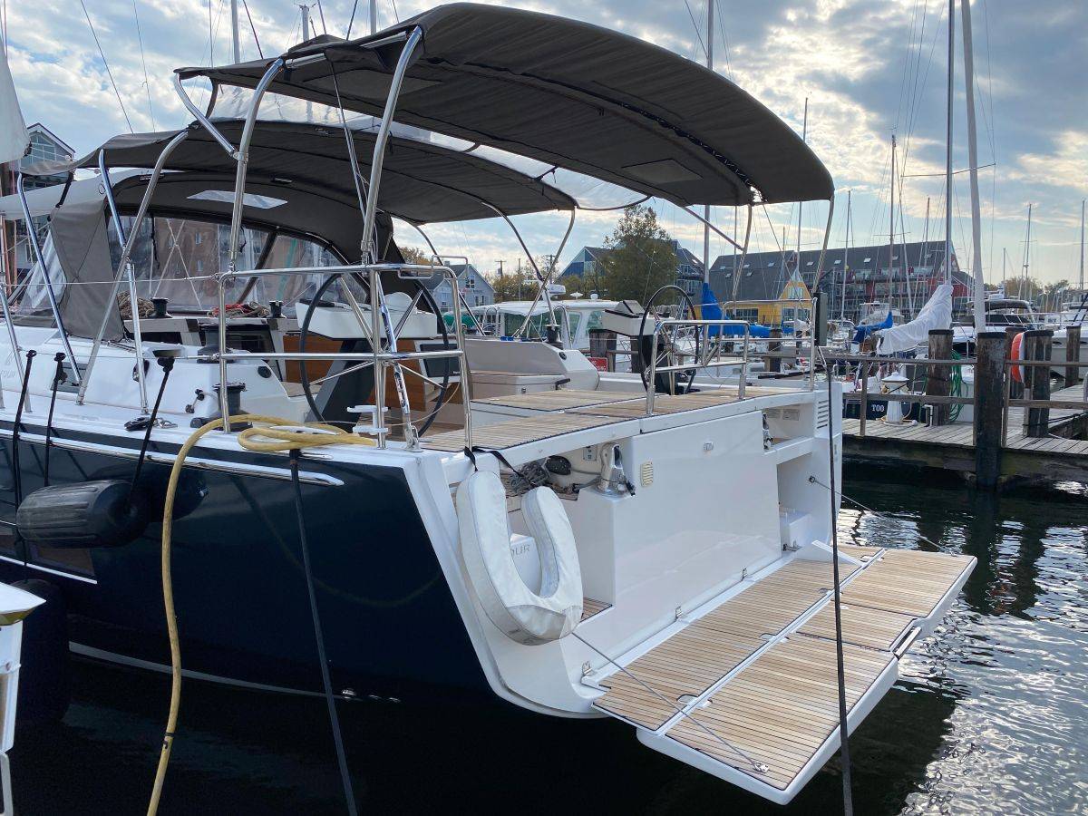 Dufour 530