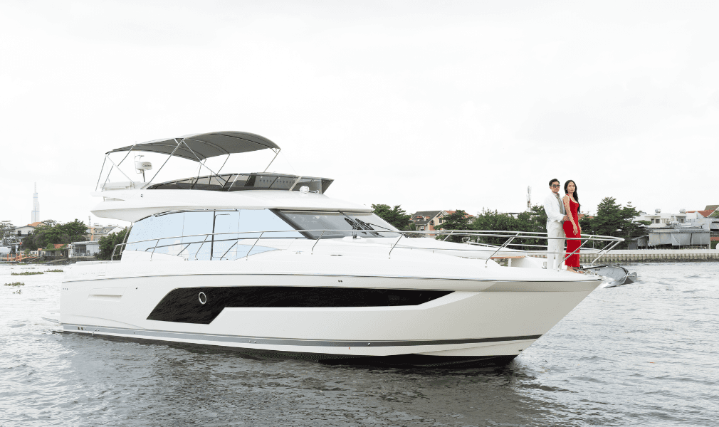 Prestige 590 Fly